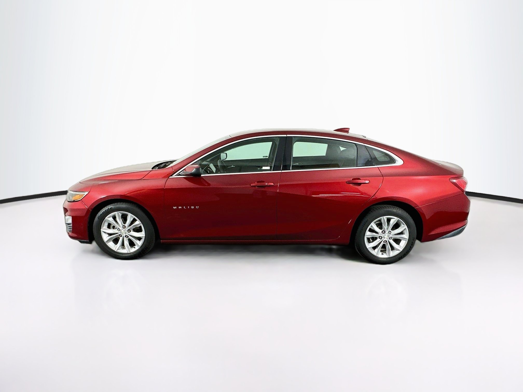 Used 2019 Chevrolet Malibu LT FWD image 4