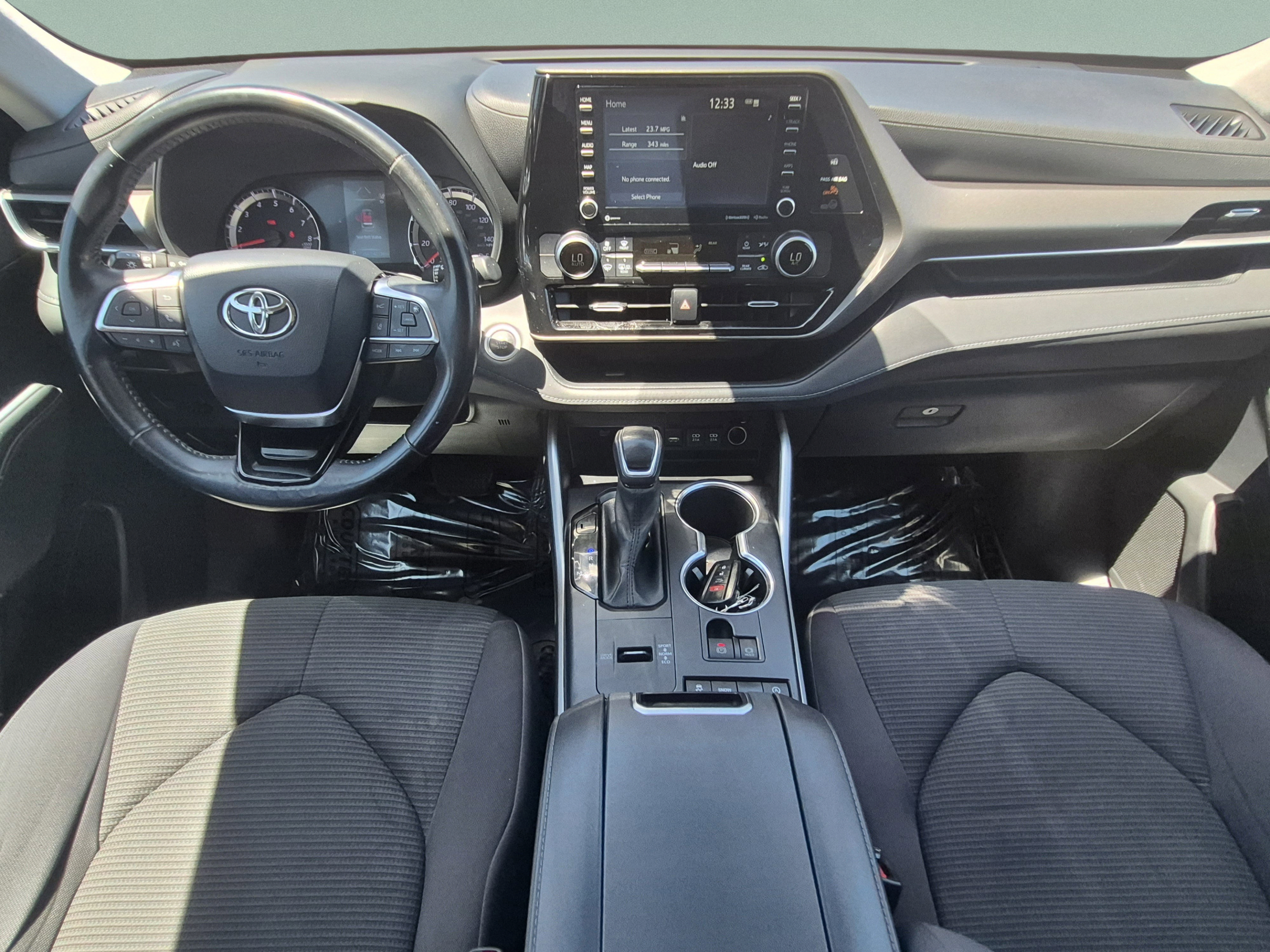 Used 2021 Toyota Highlander LE FWD image 13