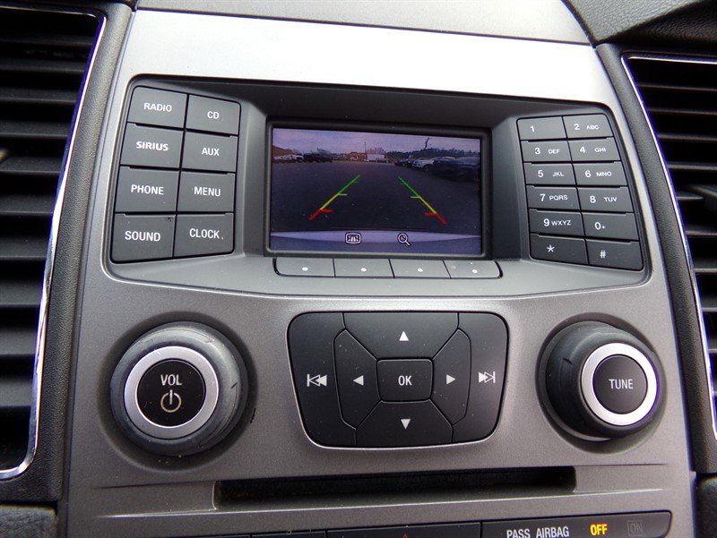 Used 2016 Ford Taurus SEL image 32