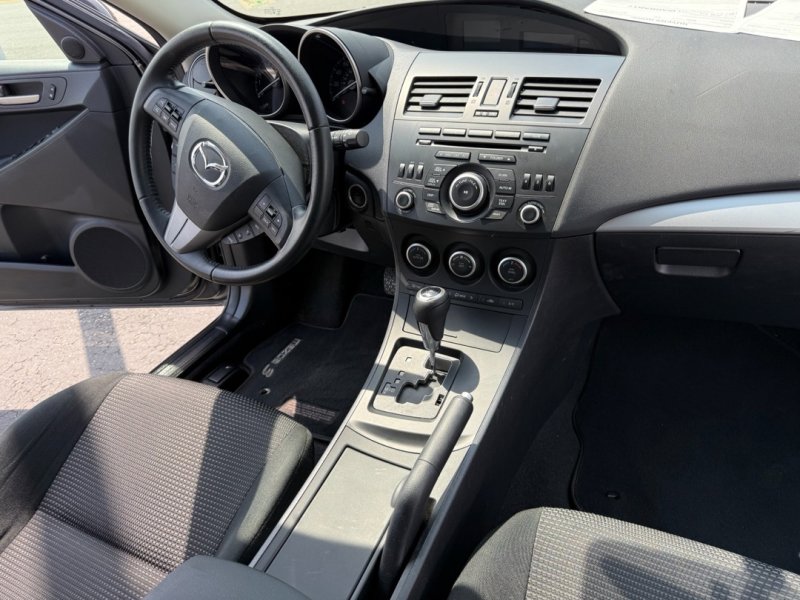 Used 2013 MAZDA MAZDA3 i Touring FWD image 25