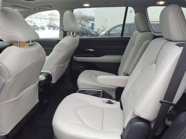 Certified 2026 Toyota Grand Highlander Platinum image 6
