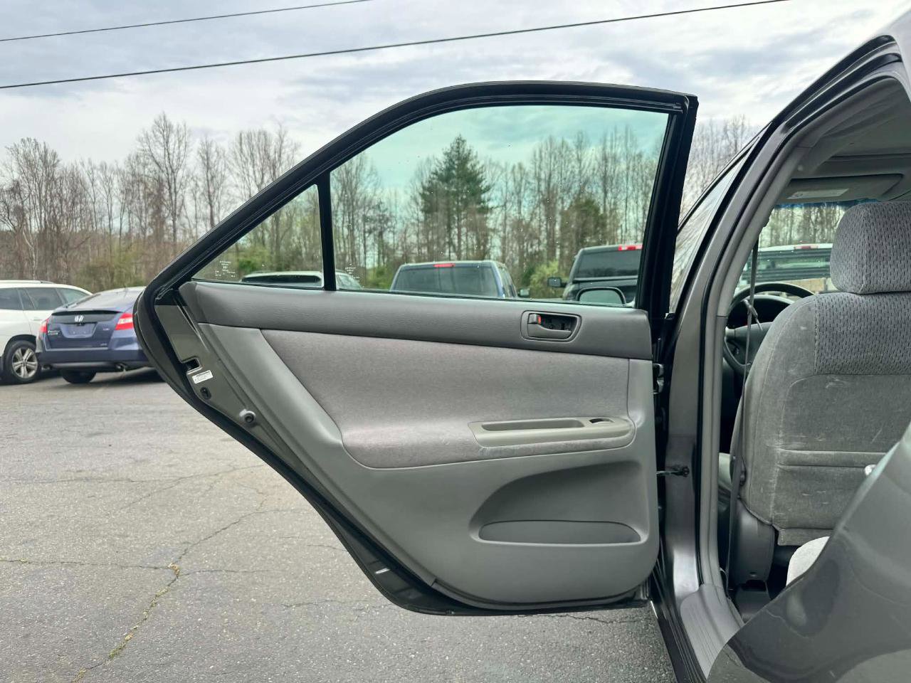 Used 2002 Toyota Camry LE FWD image 11
