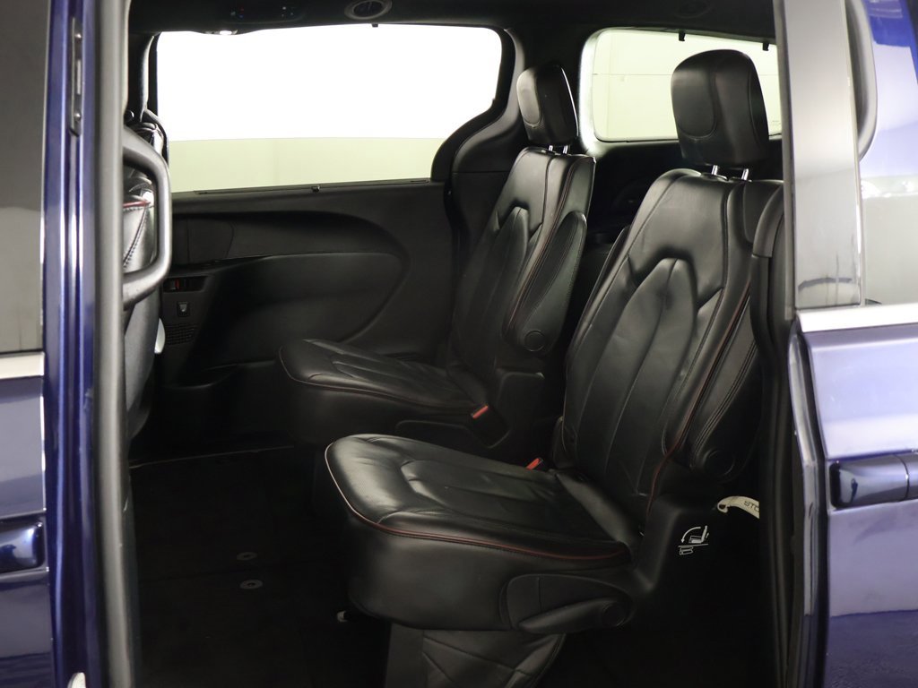 Used 2020 Chrysler Pacifica Limited image 29