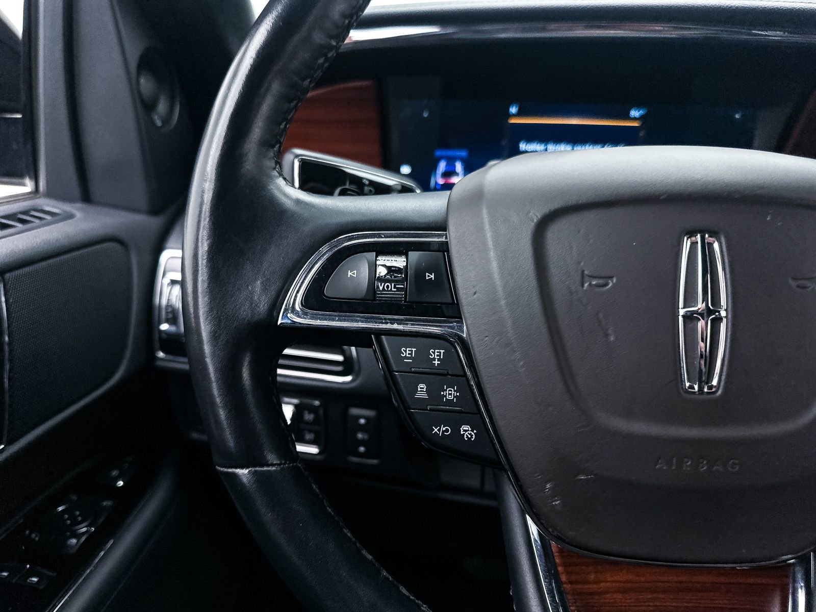 Used 2022 Lincoln Navigator L Reserve AWD/4WD image 31