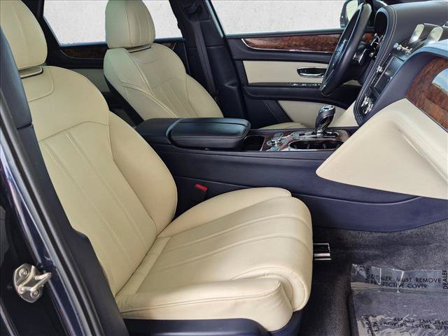 Used 2019 Bentley Bentayga AWD/4WD image 23