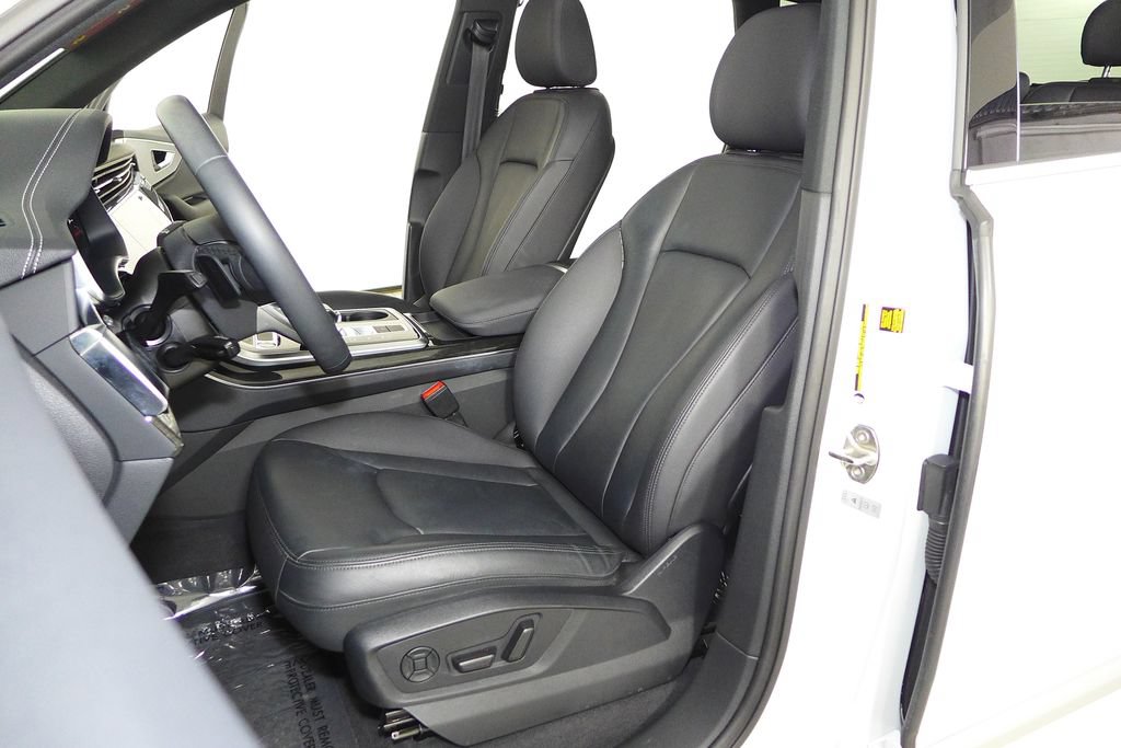 Used 2023 Audi Q7 3.0T Premium w/ Convenience Package AWD/4WD image 22