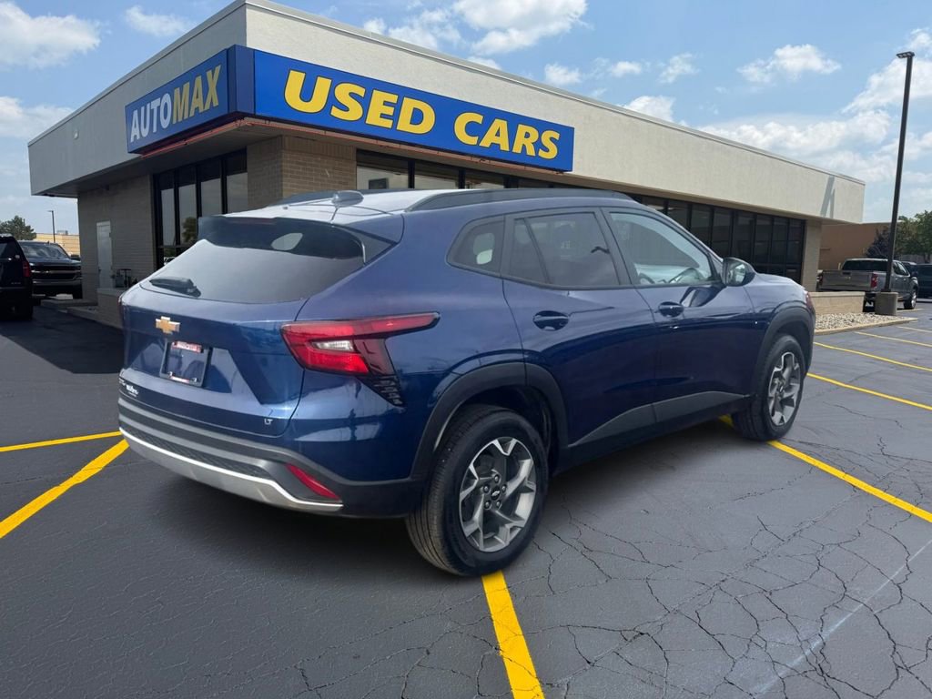 Used 2024 Chevrolet Trax LT w/ Driver Confidence Package FWD image 5