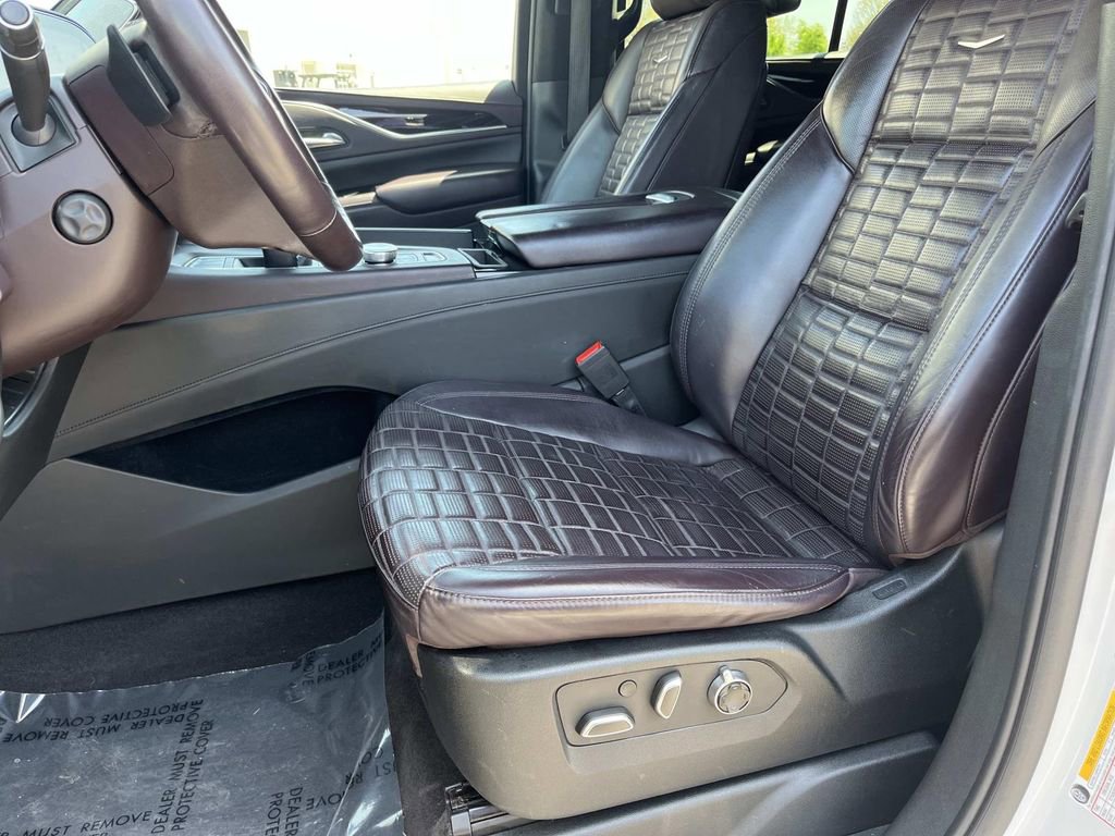 Used 2022 Cadillac Escalade Premium Luxury Platinum image 25