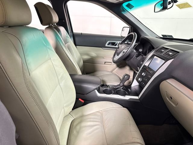 Used 2014 Ford Explorer XLT w/ Equipment Group 202A image 14