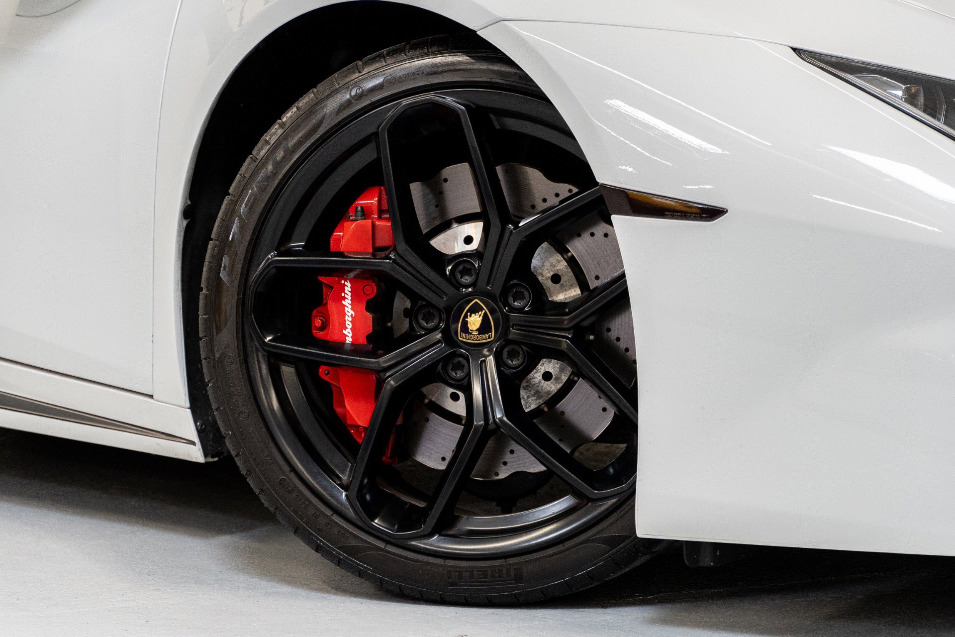 Used 2017 Lamborghini Huracan LP 580-2 image 3