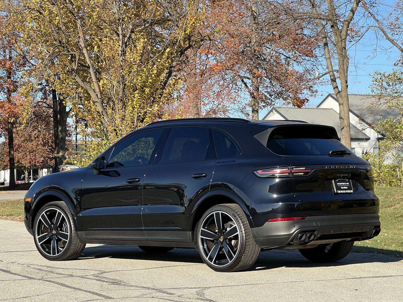 Certified 2022 Porsche Cayenne S Platinum image 3