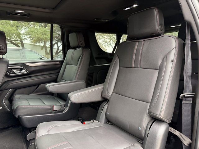 Used 2023 Chevrolet Suburban RST w/ Sport Performance Package image 17