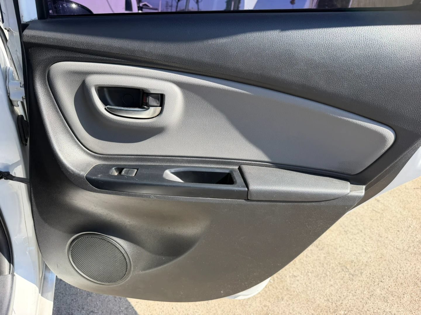 Used 2015 Toyota Yaris LE FWD image 17