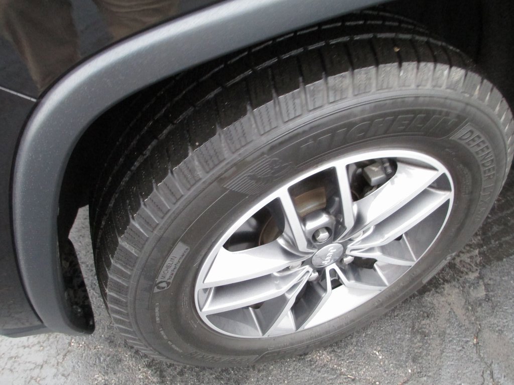 Used 2018 Jeep Grand Cherokee Limited image 11