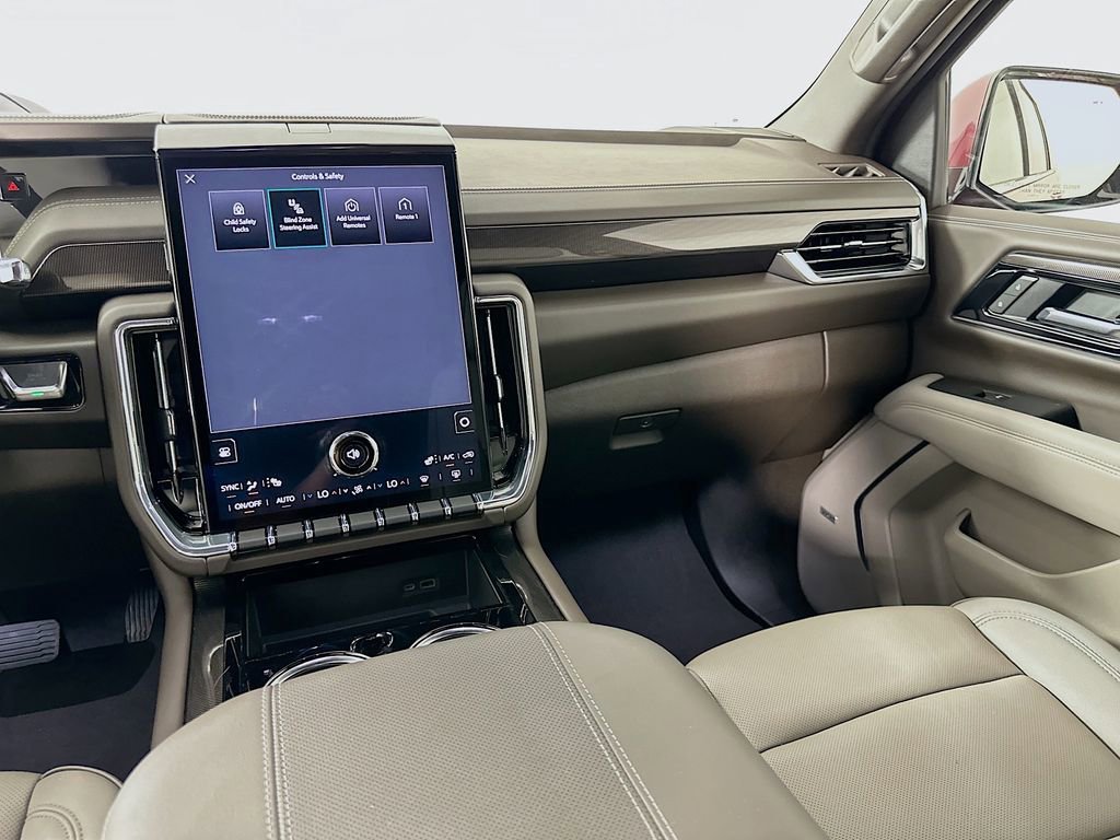 Used 2025 GMC Yukon XL Elevation RWD image 23