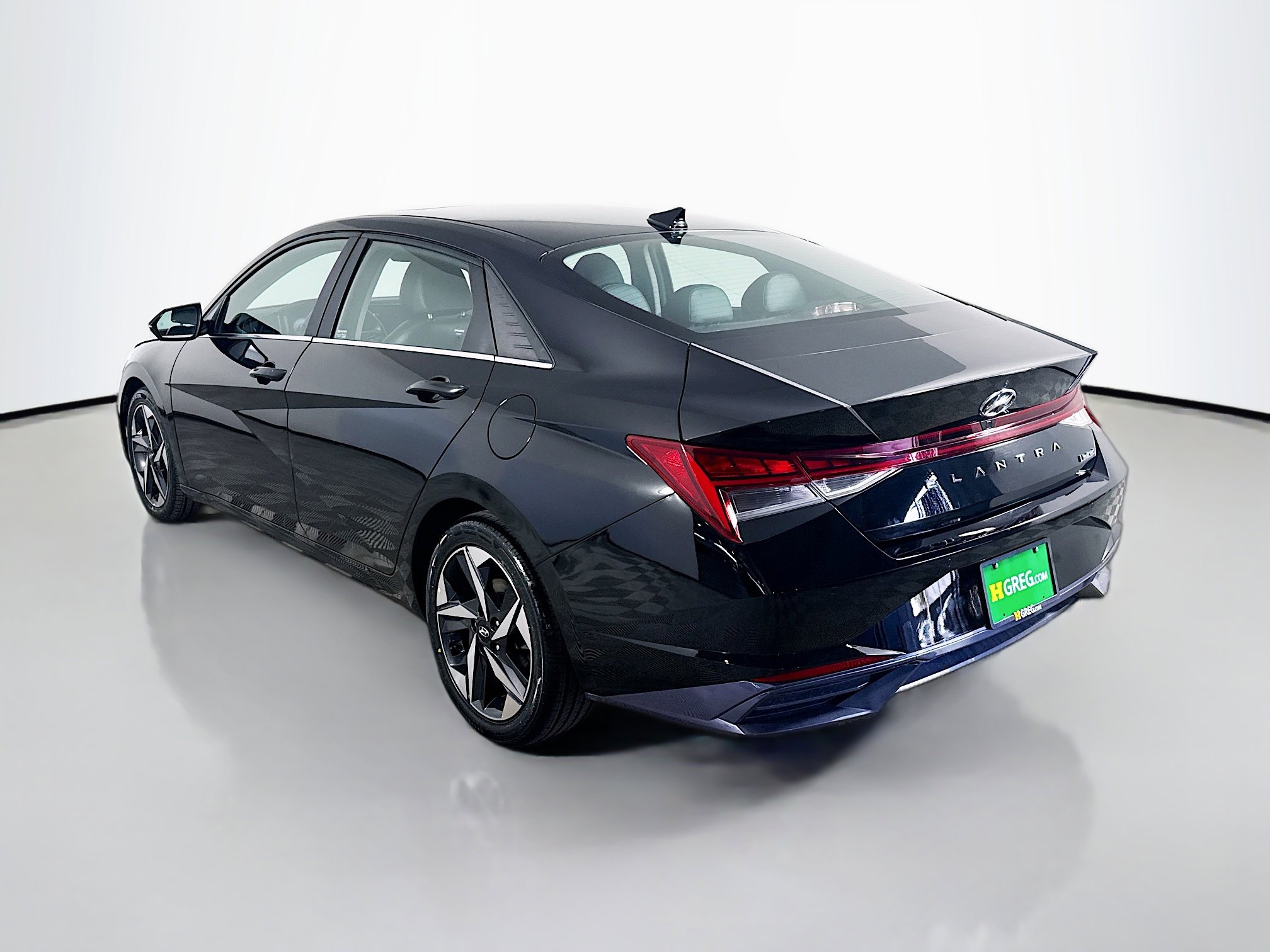 Used 2021 Hyundai Elantra Limited image 7