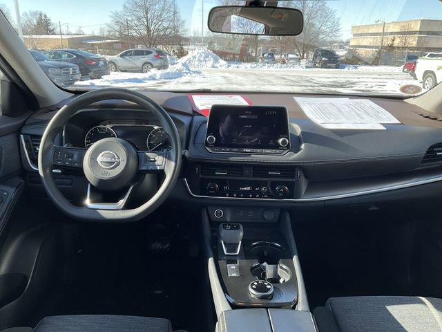 Used 2023 Nissan Rogue SV image 11