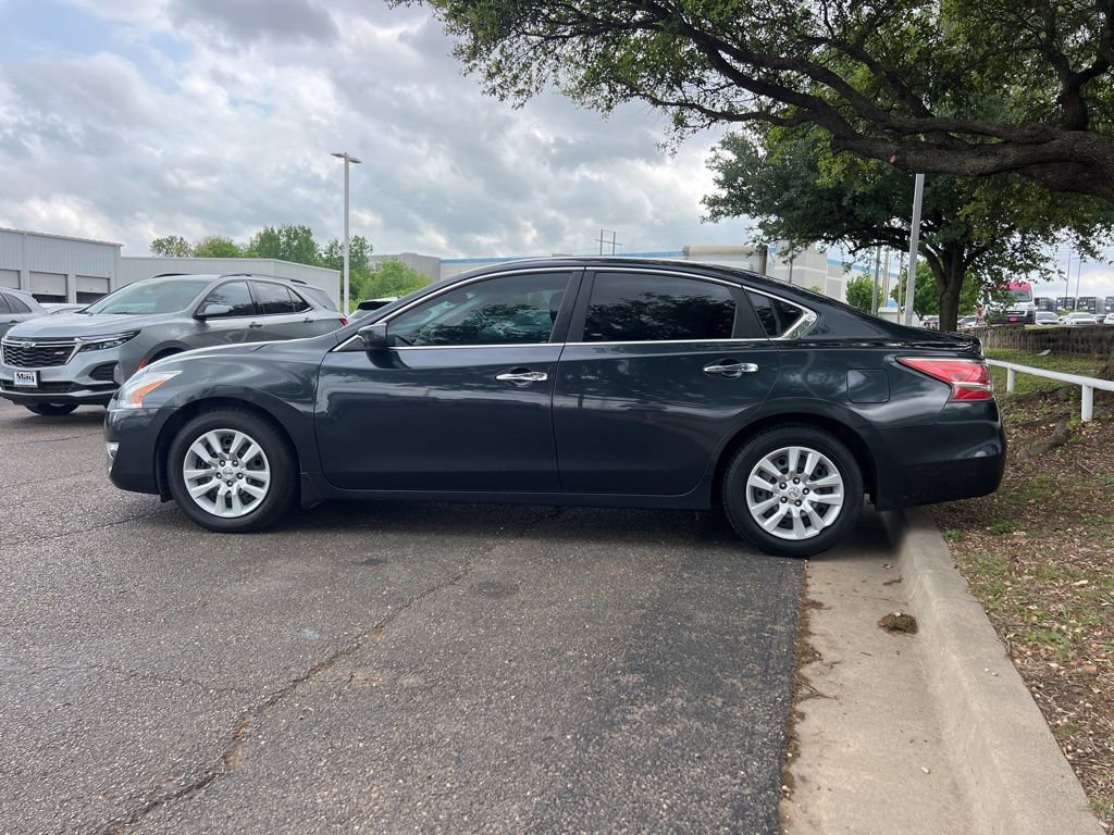 Used 2015 Nissan Altima 2.5 S w/ Power Driver Seat Package image 4