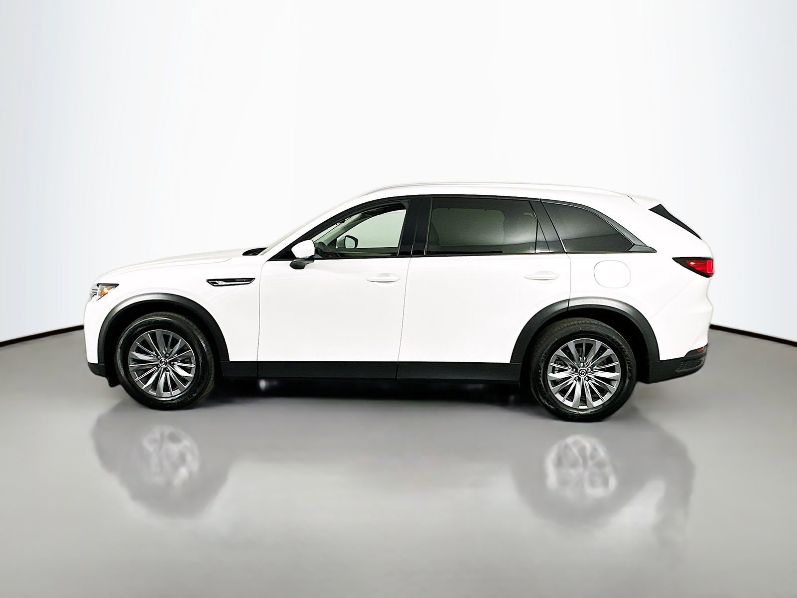 Certified 2024 MAZDA CX-90 Plug-In Hybrid w/ Preferred AWD/4WD image 4