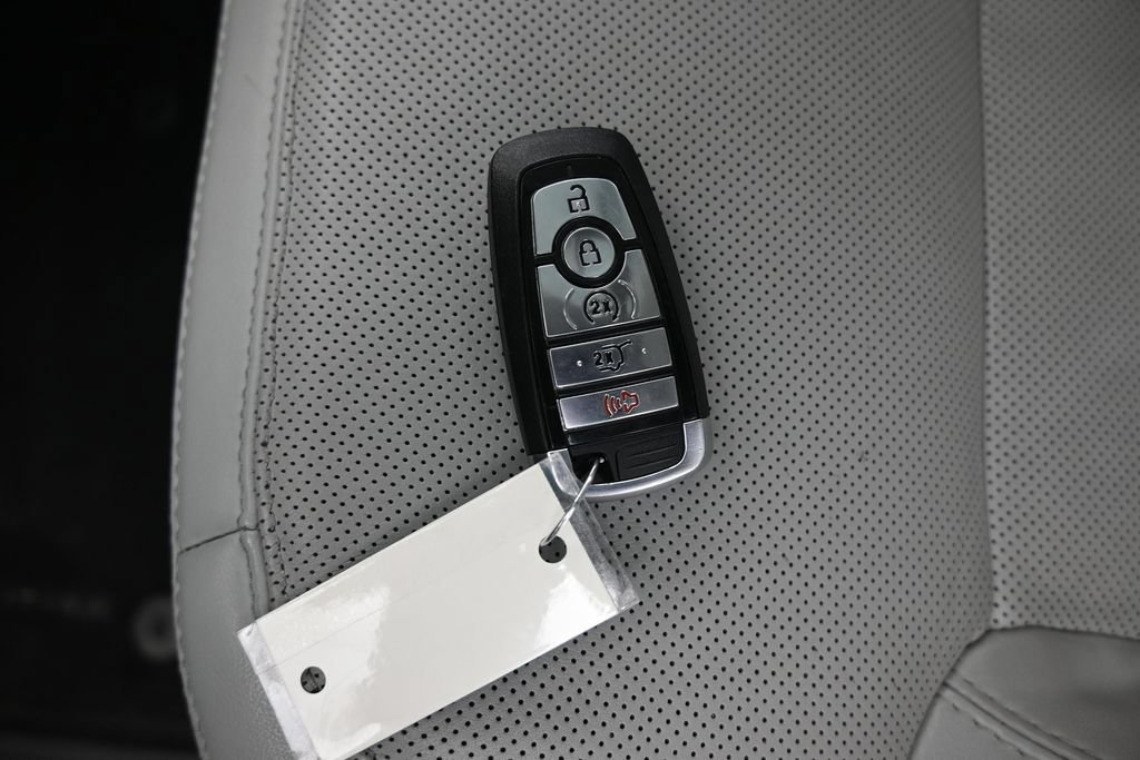 Used 2025 Ford Expedition Max Platinum AWD/4WD image 24