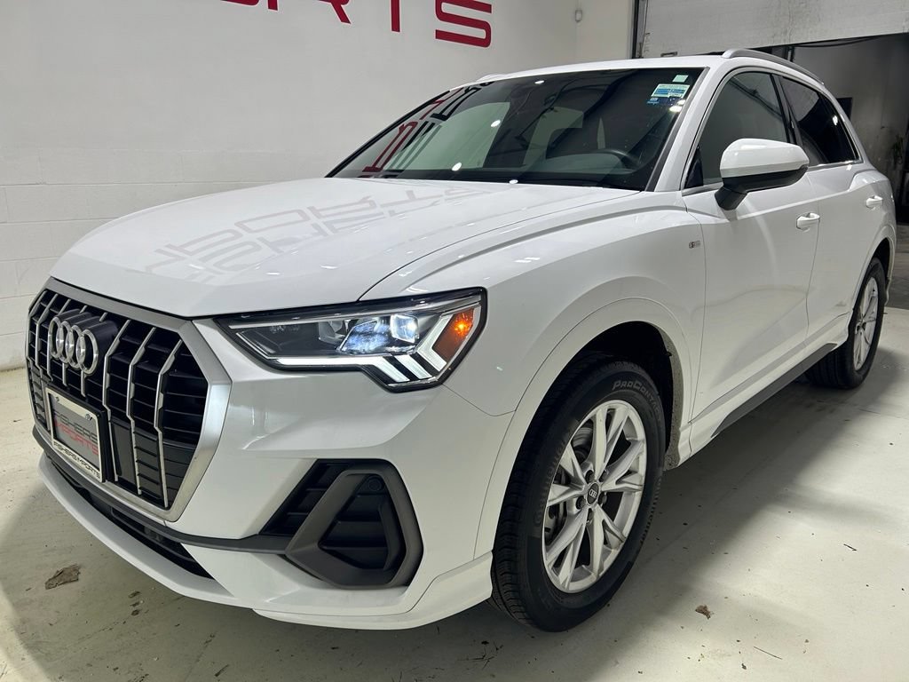 Used 2025 Audi Q3 2.0T Premium AWD/4WD image 2