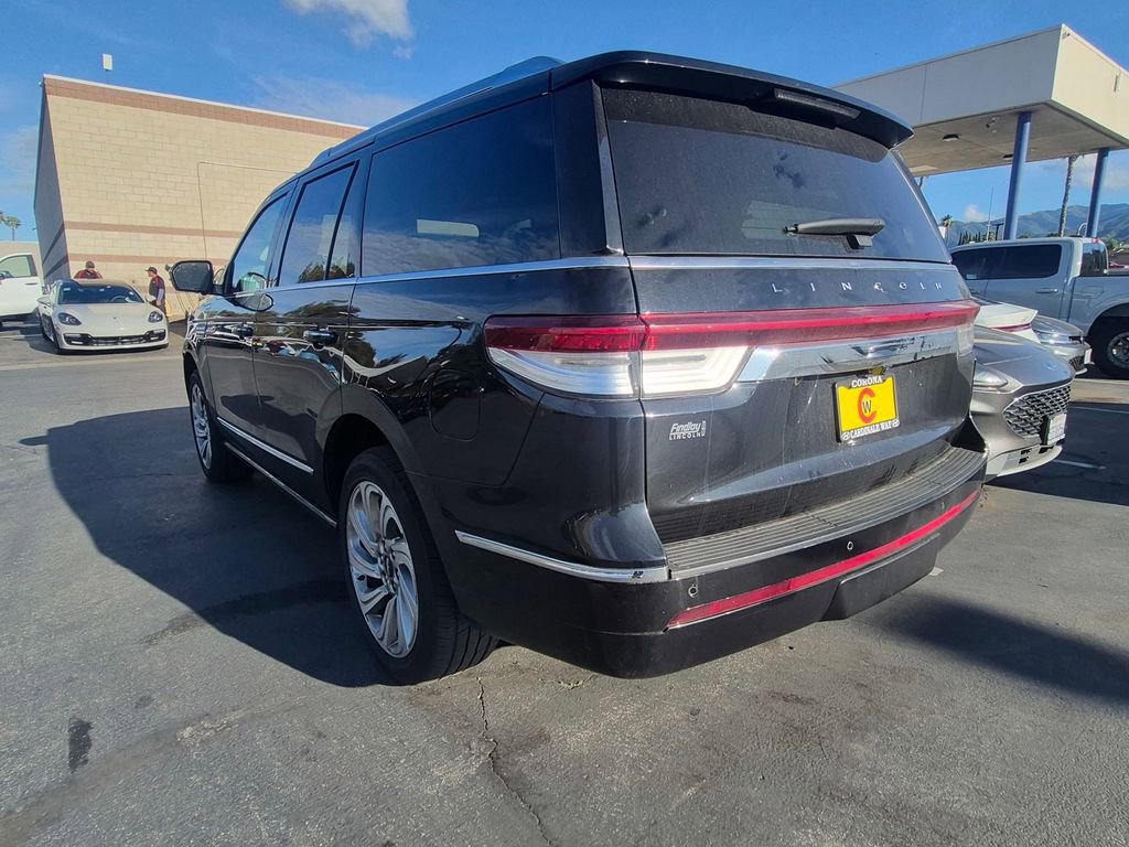 Used 2024 Lincoln Navigator Reserve image 4