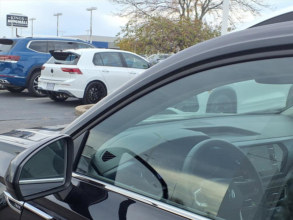 Certified 2024 Volkswagen Taos SE image 23