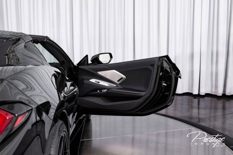 Used 2025 Chevrolet Corvette Stingray Preferred Cpe w/ 2LT image 41