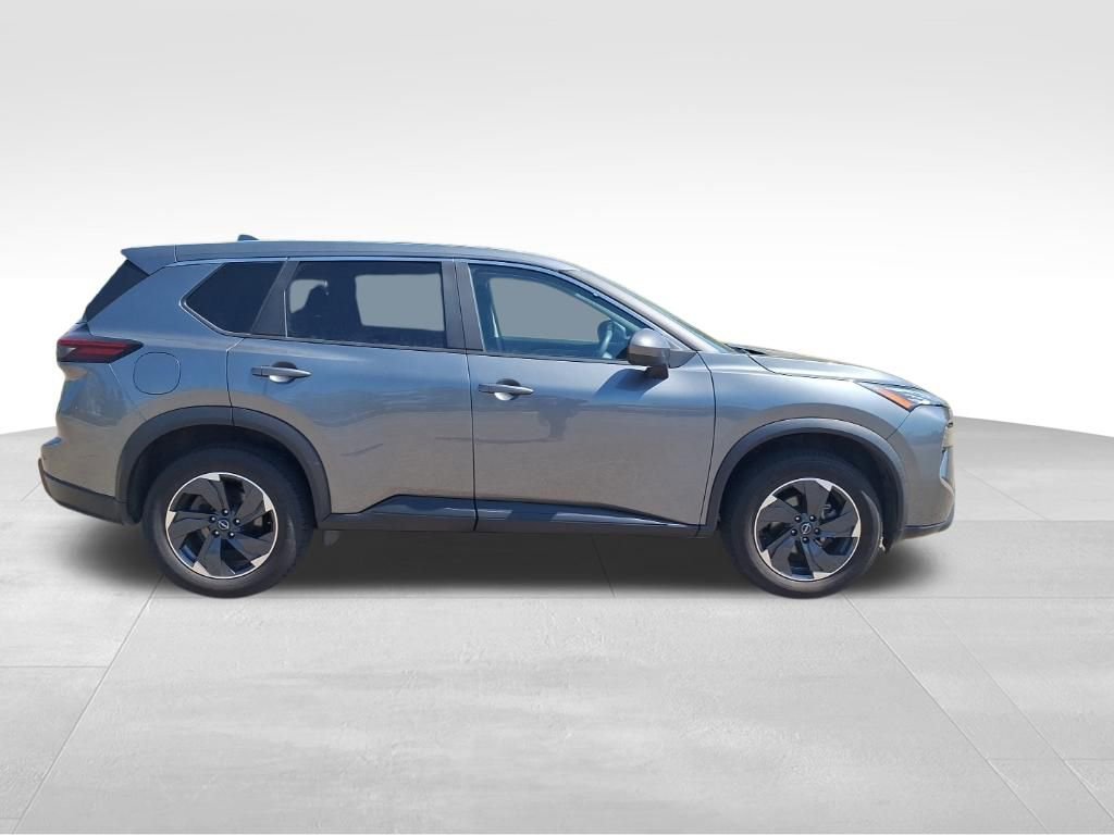 Used 2024 Nissan Rogue SV image 6