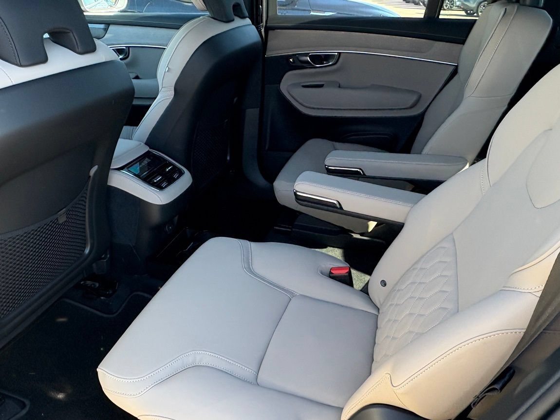 New 2026 Volvo XC90 B6 Plus w/ Protection Package Premier AWD/4WD image 22