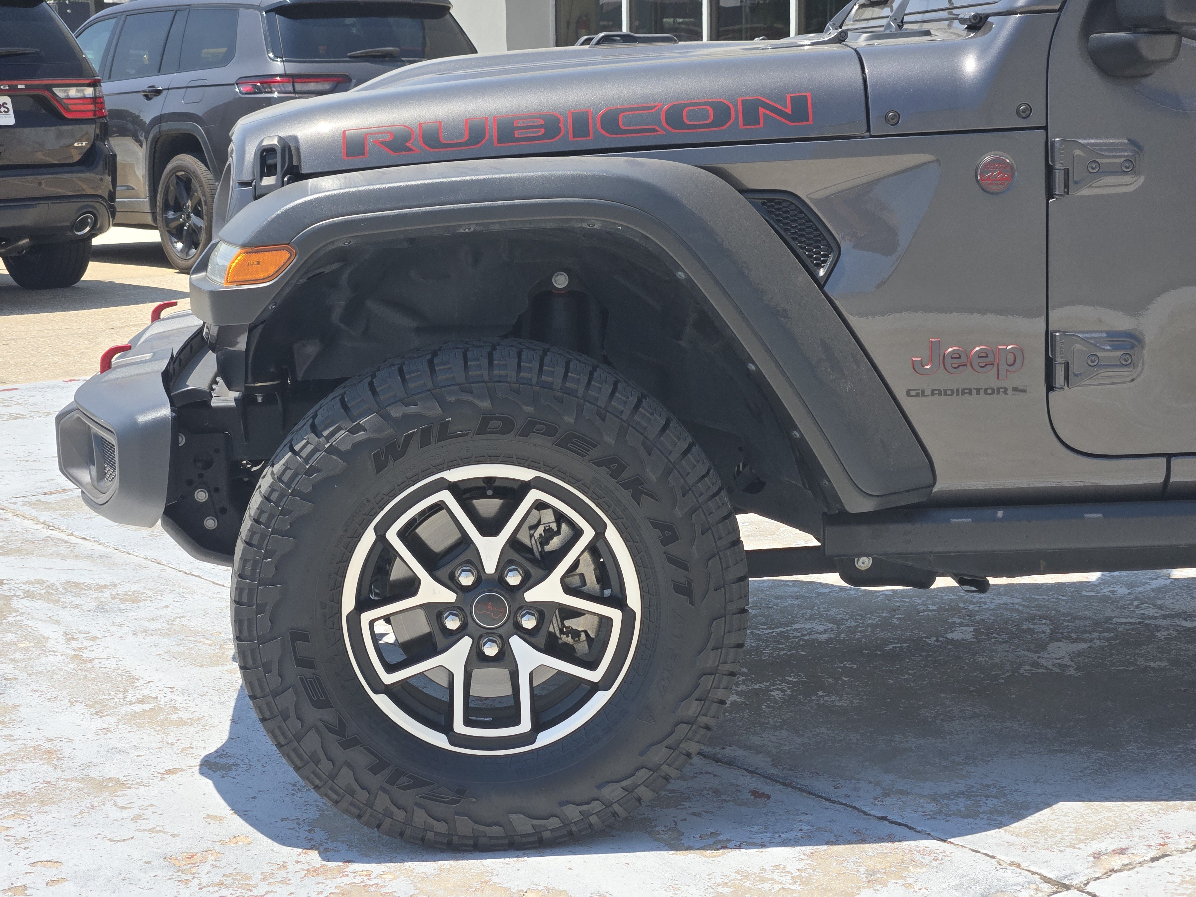 Used 2024 Jeep Gladiator Rubicon w/ Convenience Group AWD/4WD image 9