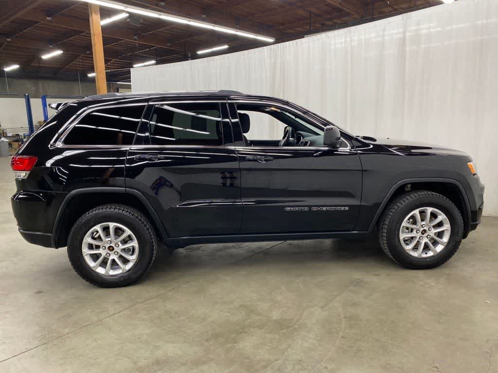 Used 2021 Jeep Grand Cherokee Laredo w/ Security & Convenience Group AWD/4WD image 7