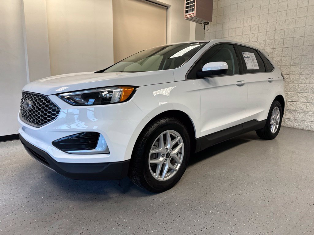 Used 2024 Ford Edge SEL AWD/4WD image 2