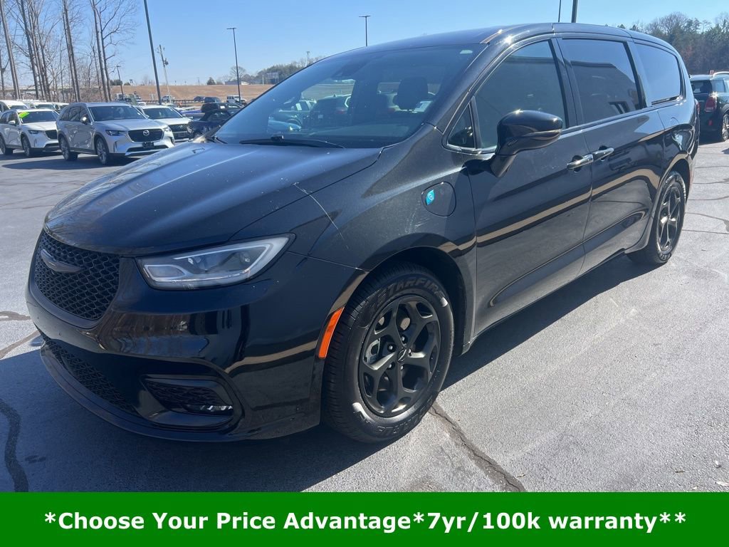 Certified 2022 Chrysler Pacifica Touring-L w/ S Appearance Package image 8