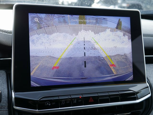 Used 2024 Jeep Compass Latitude image 17