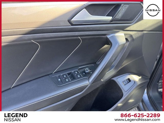 Used 2022 Volkswagen Tiguan SE R-Line image 13