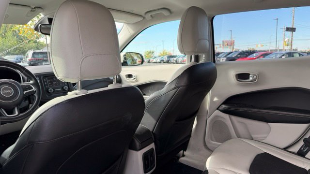 Used 2017 Jeep Compass Latitude AWD/4WD image 9