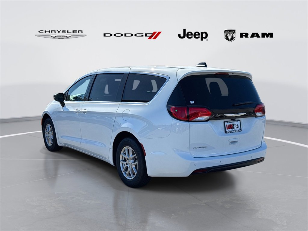 New 2026 Chrysler Voyager LX image 4