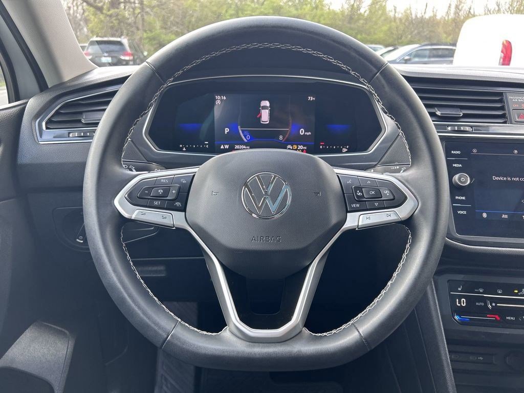 Certified 2023 Volkswagen Tiguan SE w/ Panoramic Sunroof Package FWD image 12