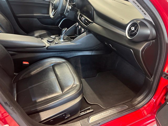 Used 2017 Alfa Romeo Giulia AWD w/ Sport Appearance Package image 14