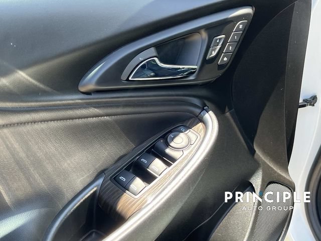 Used 2023 Chevrolet Malibu LT w/ Sport Edition FWD image 13
