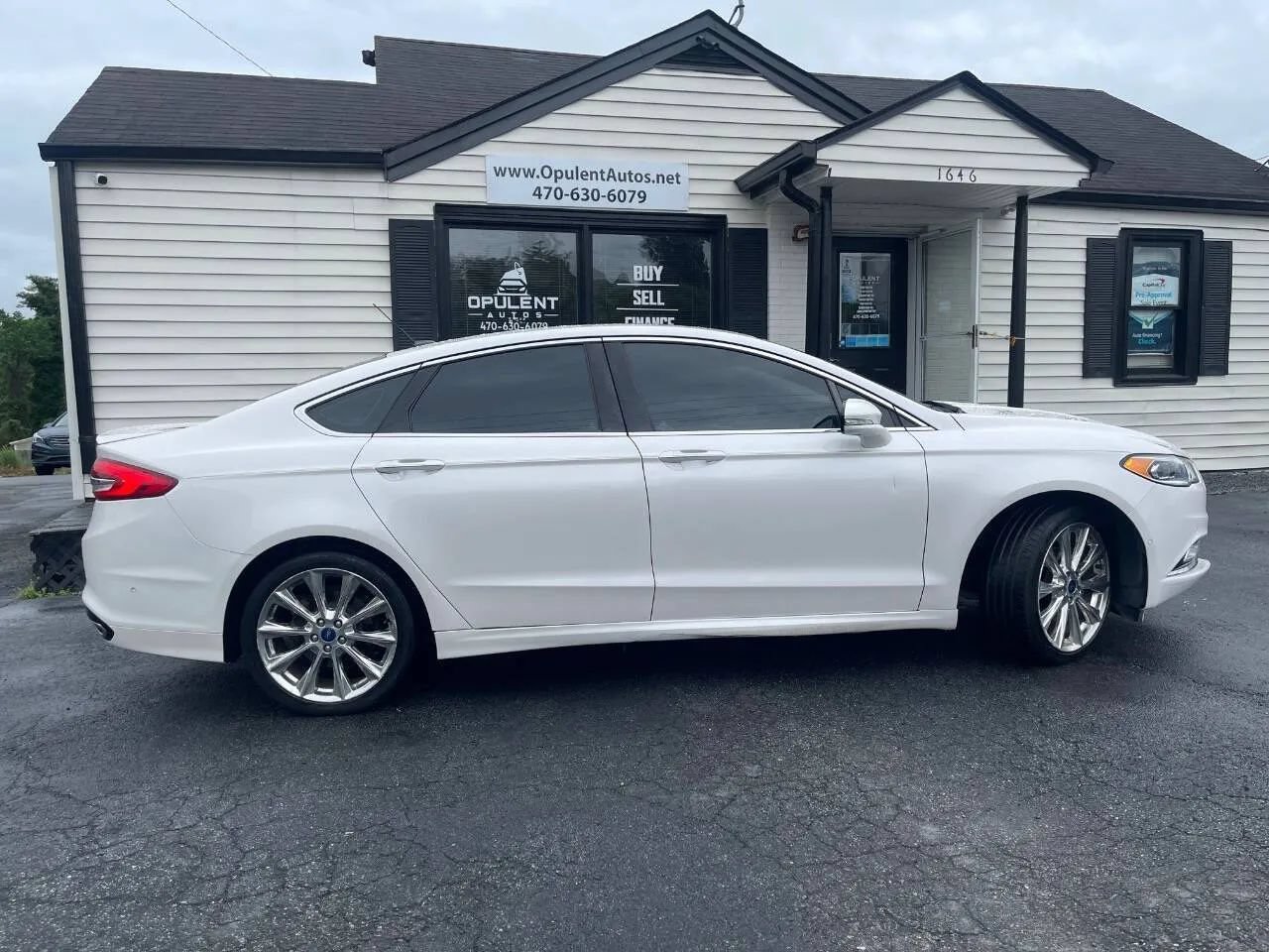 Used 2017 Ford Fusion Platinum FWD image 13