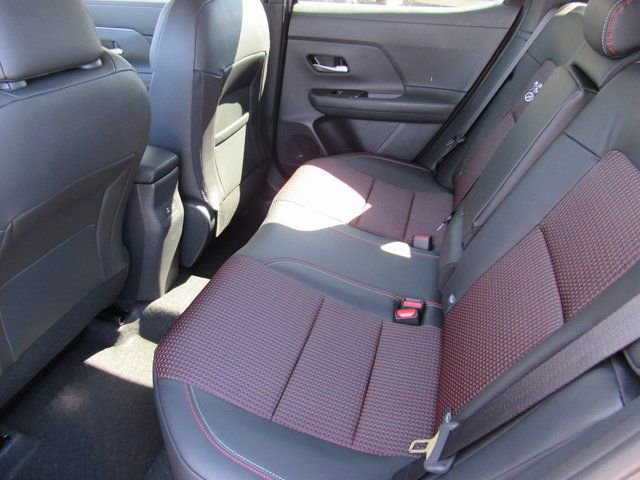 New 2026 Nissan Kicks SR FWD image 8