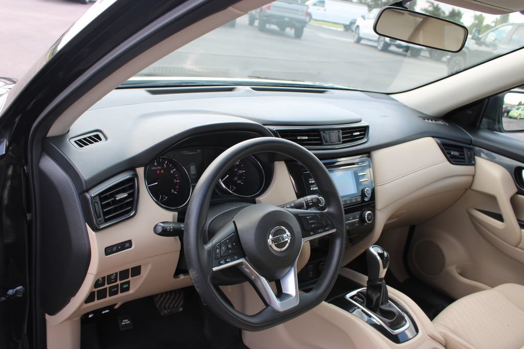 Used 2017 Nissan Rogue S FWD image 22