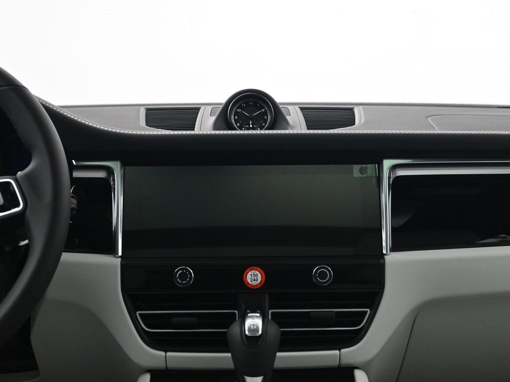 New 2026 Porsche Macan image 11