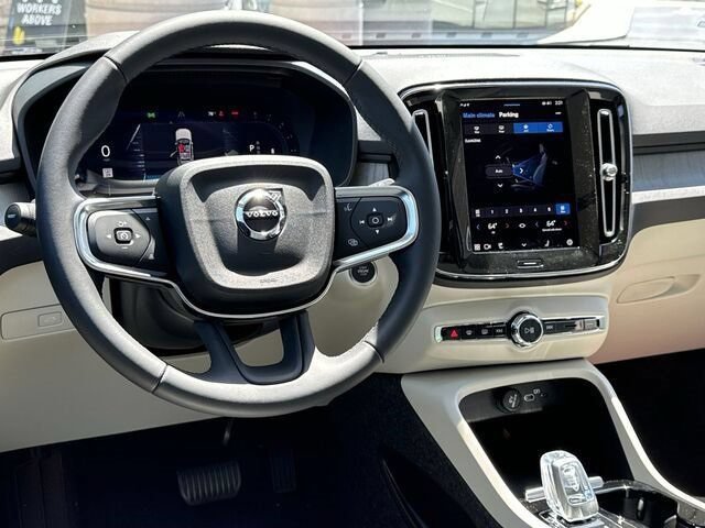 New 2024 Volvo XC40 B5 Plus w/ Protection Package Premier AWD/4WD image 6
