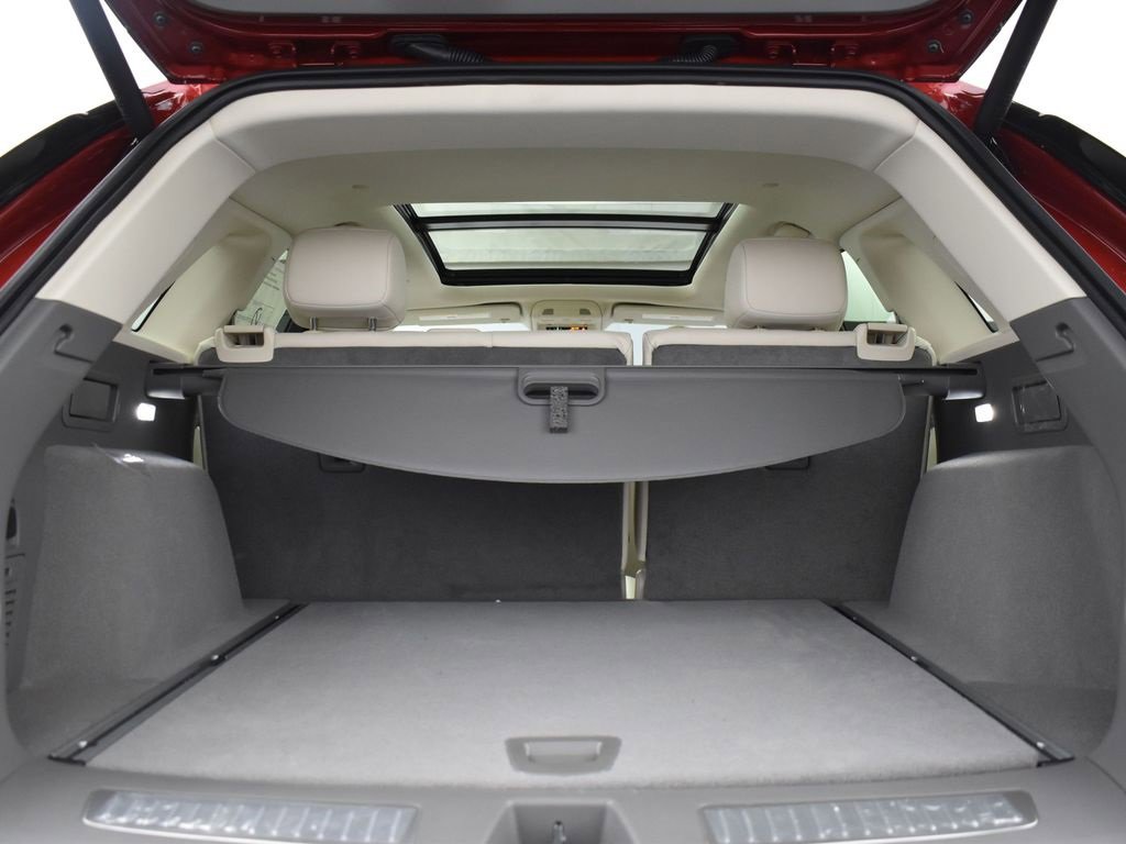 New 2025 Cadillac XT5 Premium Luxury w/ LPO, Floor Liner Package image 28