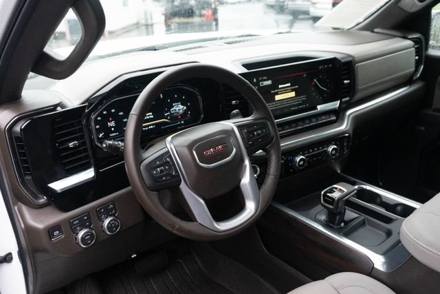 Used 2025 GMC Sierra 1500 SLT w/ SLT Premium Plus Package AWD/4WD image 6