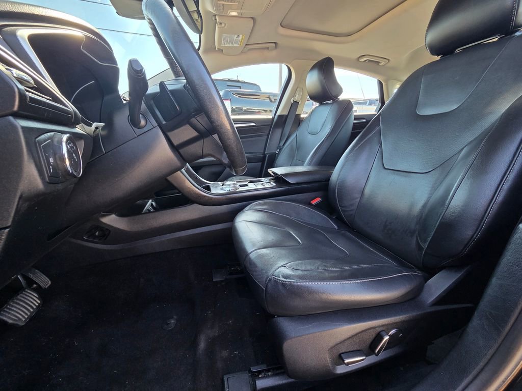 Used 2019 Ford Fusion Titanium image 22