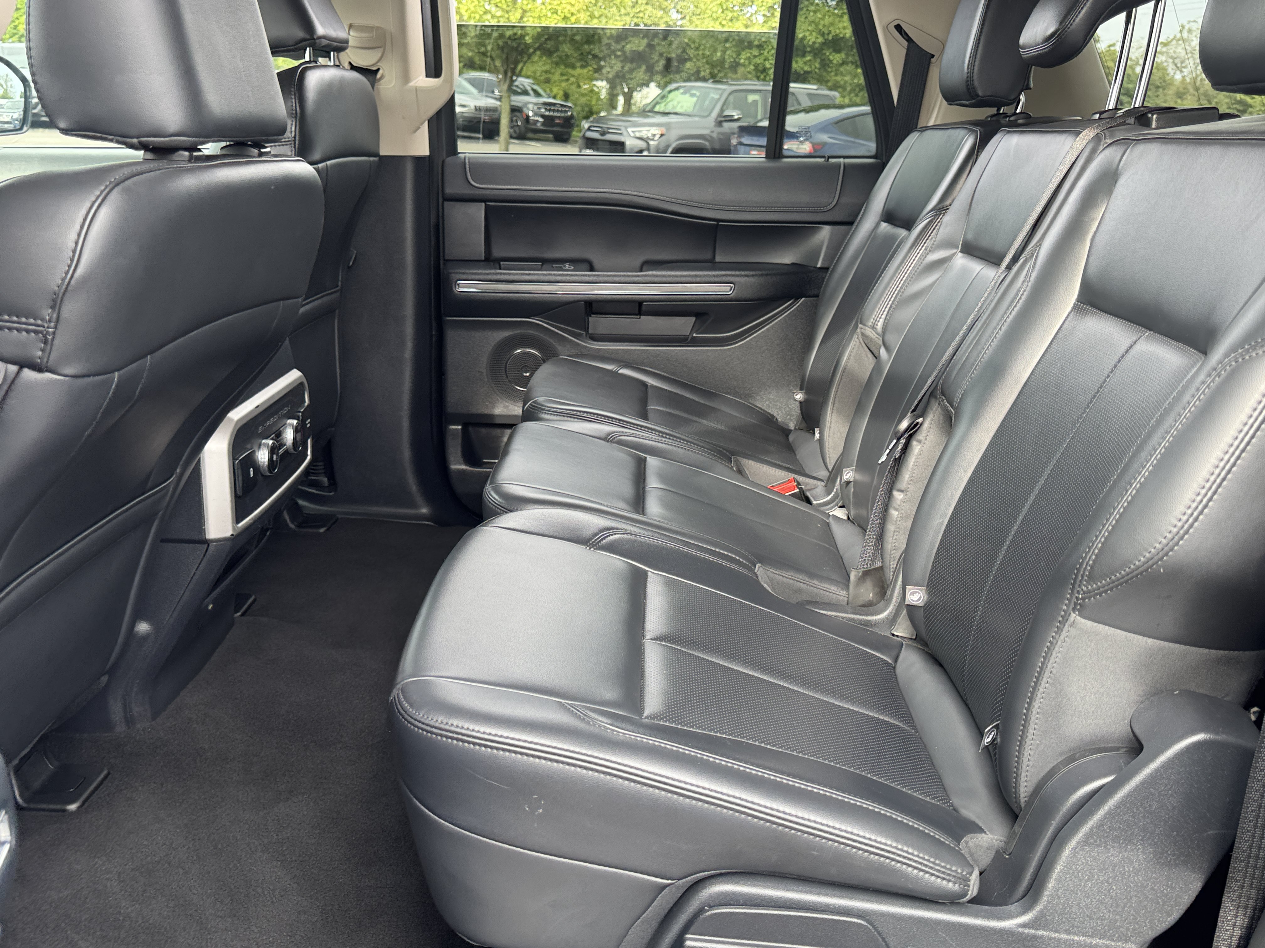 Used 2024 Ford Expedition Max XLT RWD image 16